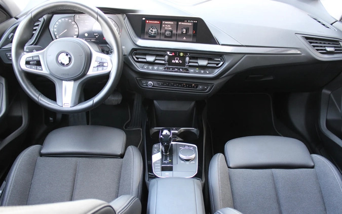 BMW Seria 1 cena 99900 przebieg: 52160, rok produkcji 2020 z Puławy małe 254